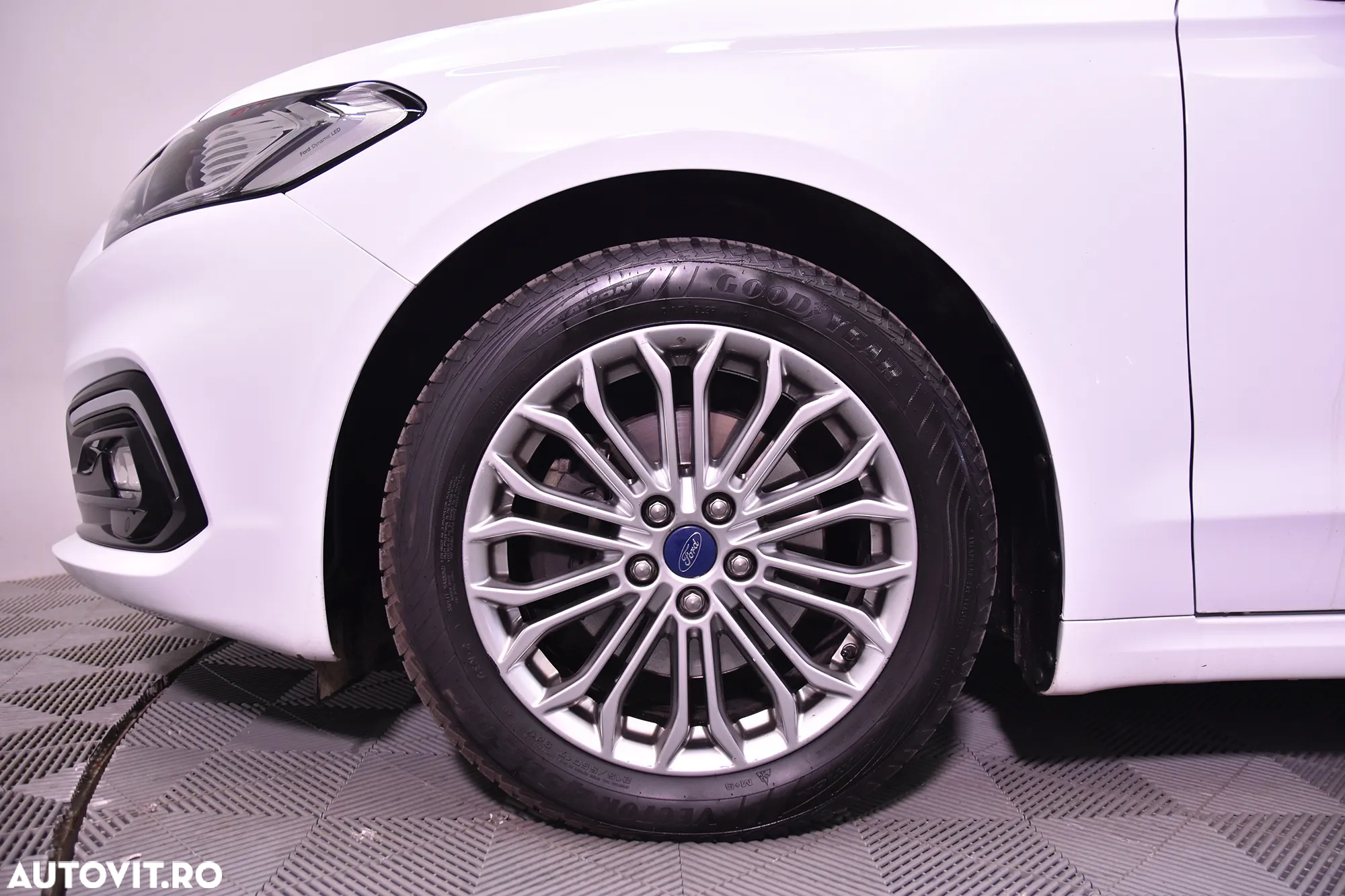 Ford Mondeo - 13