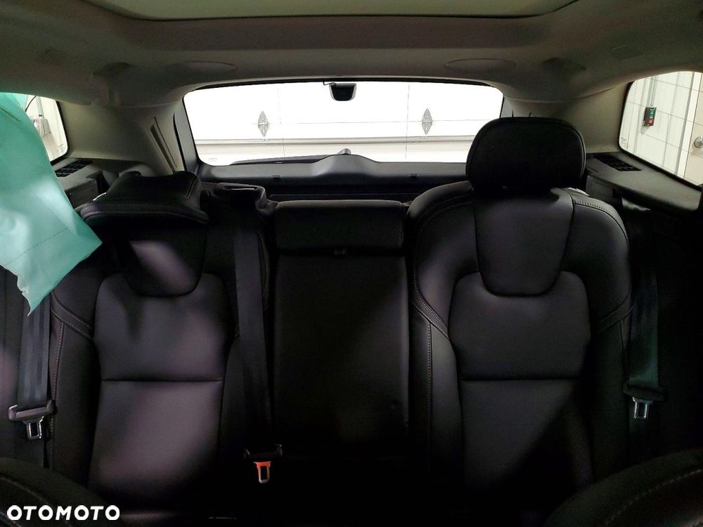 Volvo XC 60 T8 Plug-In Hybrid AWD Ultra Dark - 11