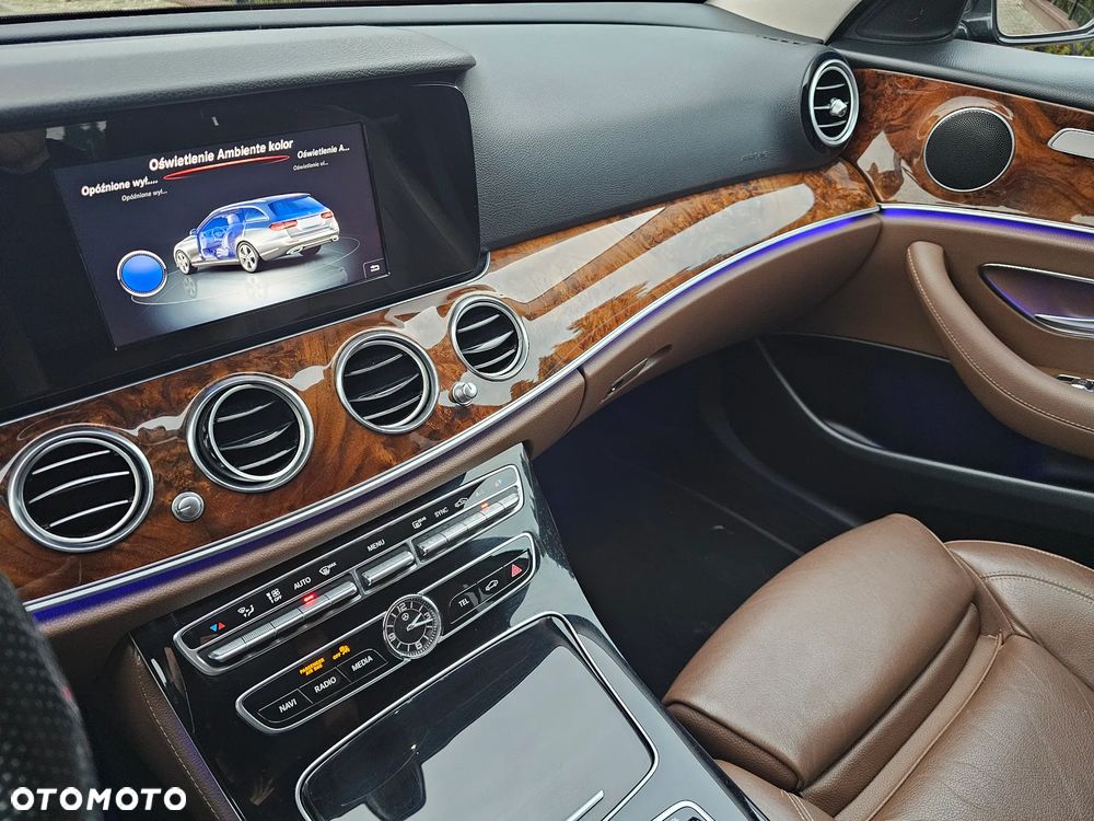 Mercedes-Benz Klasa E 220 d 9G-TRONIC Exclusive - 20