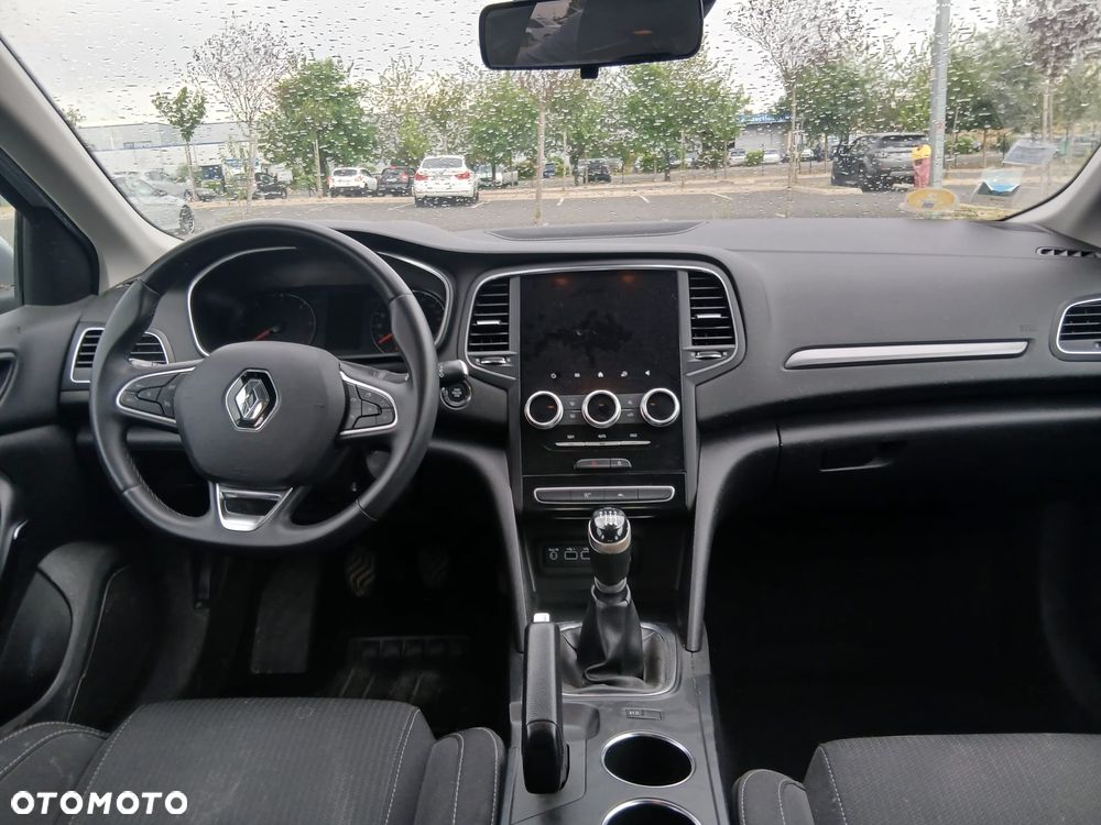 Renault Megane 1.5 Blue dCi Zen - 10