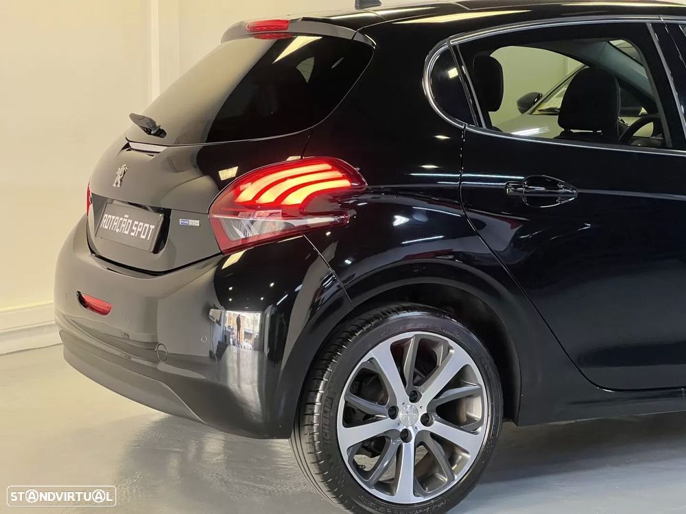 Peugeot 208 1.2 PureTech GT Line - 29