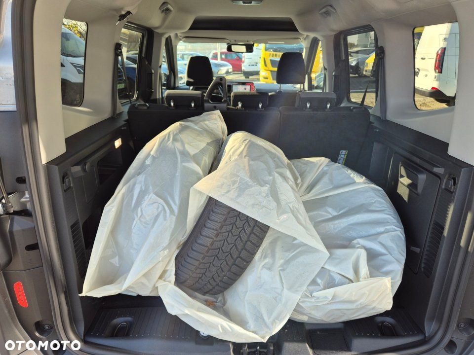 Ford Tourneo Courier - 11