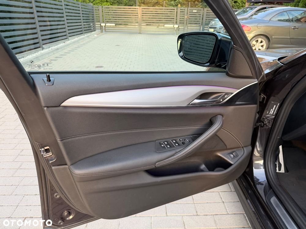 BMW Seria 5 520d xDrive mHEV M Sport sport - 17