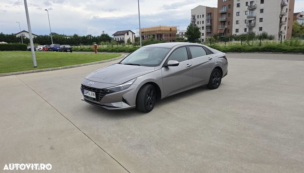 HYUNDAI Elantra 2022