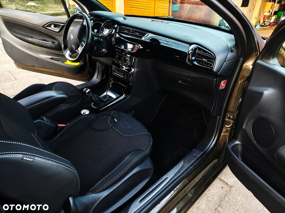 Citroën DS3 VTi 120 SoChic - 11