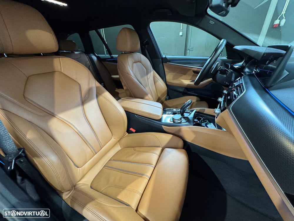 BMW 530 e Pack Desportivo M - 25