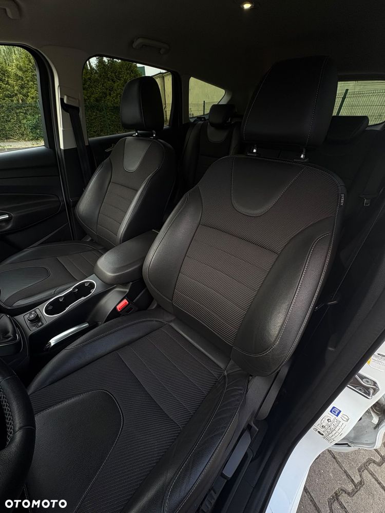 Ford Kuga 2.0 TDCi 4WD Titanium - 36