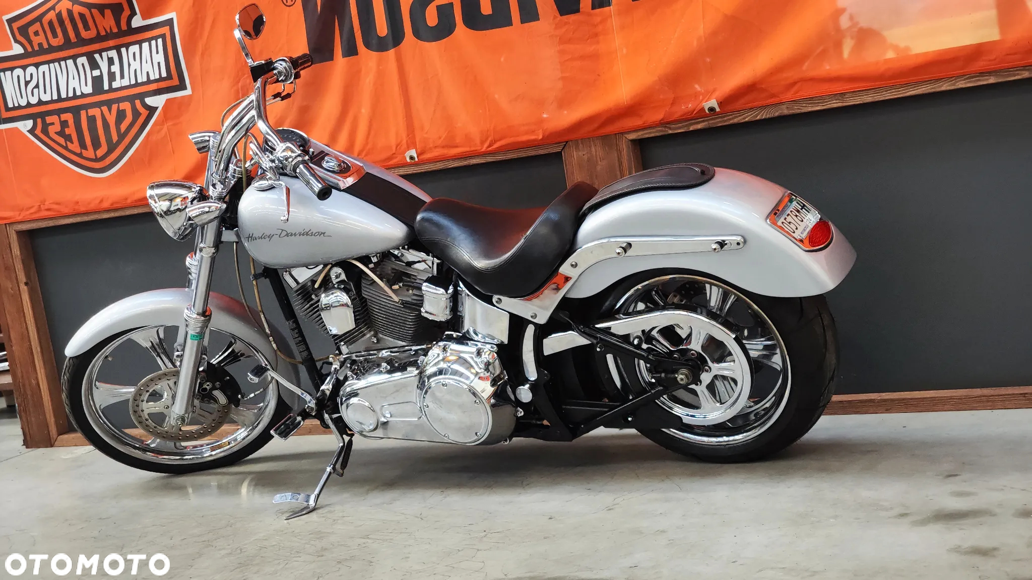 Harley-Davidson Softail Custom - 8