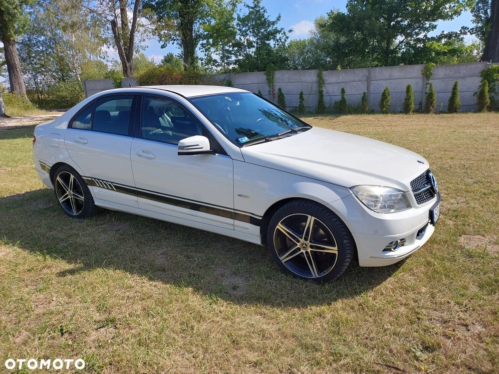 Mercedes-Benz Klasa C 200 CGI Automatik BlueEFFICIENCY Avantgarde - 8