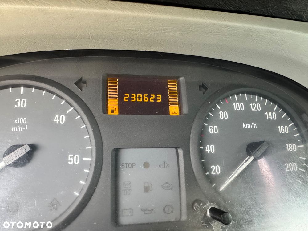 Opel Vivaro - 29
