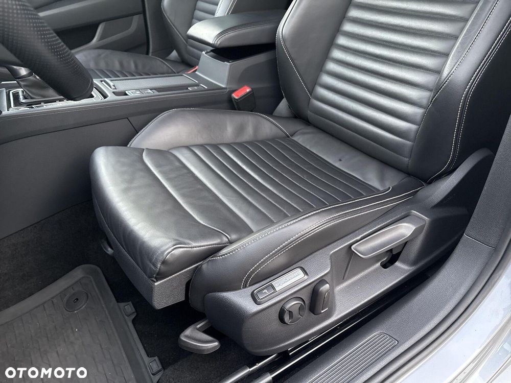 Volkswagen Passat - 14