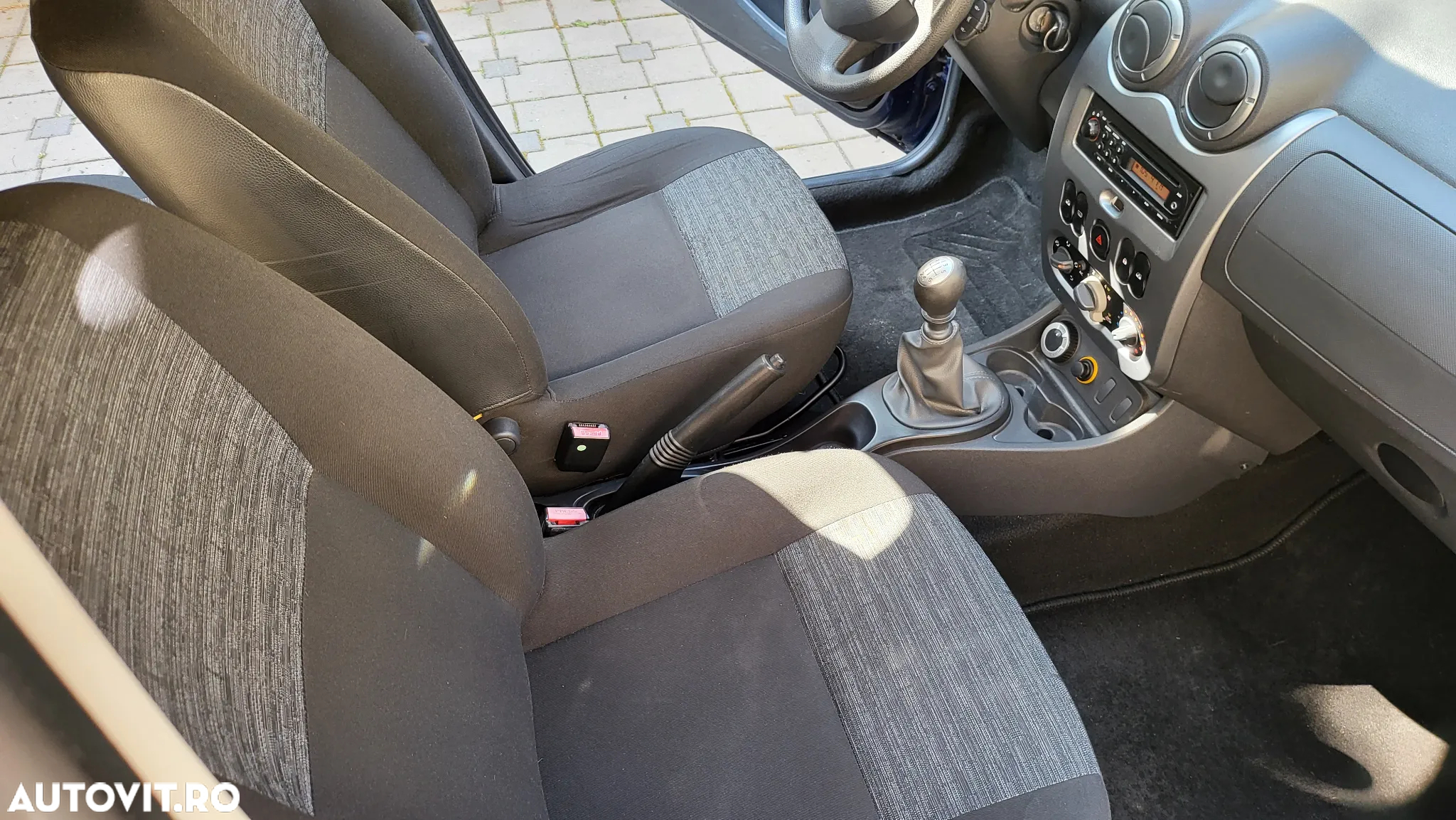 Dacia Duster 1.6 16V 4x4 Ambiance - 36