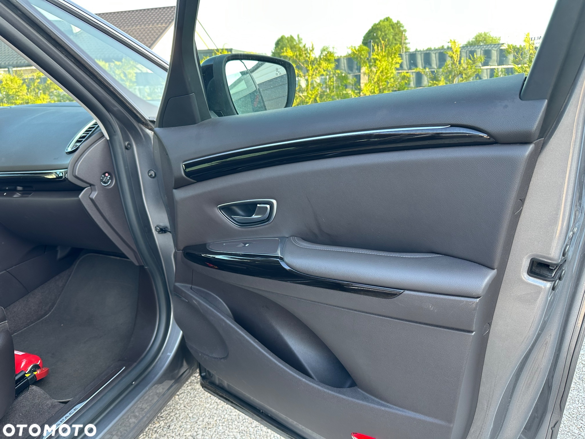 Renault Espace 1.6 dCi Energy Initiale Paris EDC 7os - 16