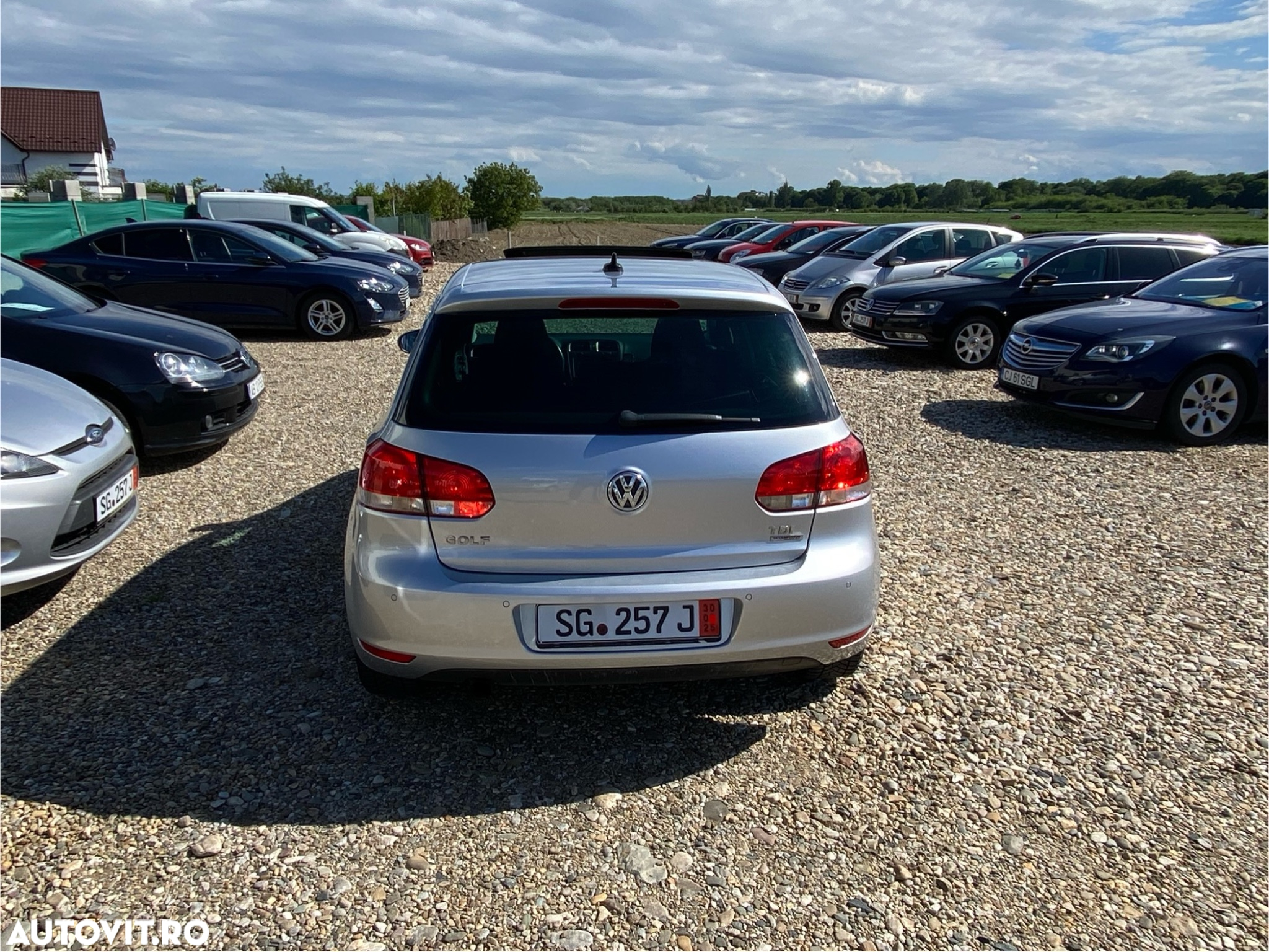 Volkswagen Golf 1.6 TDI BlueMotion Technology Comfortline - 12