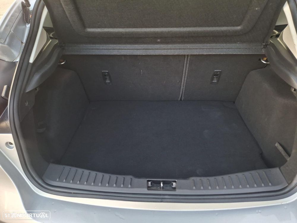 Ford Focus 1.0 EcoBoost Titanium - 26
