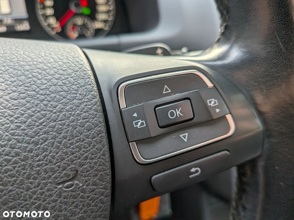 Volkswagen Touran 2.0 TDI DPF DSG Trendline - 22
