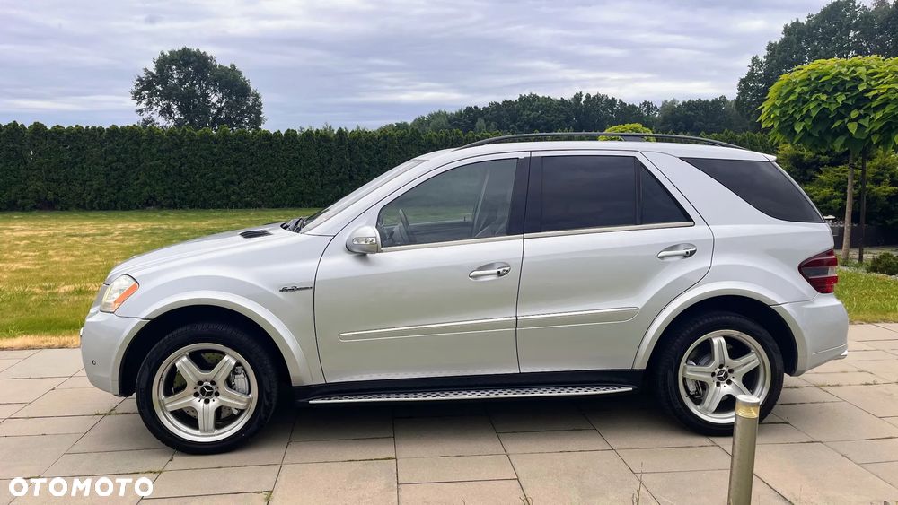 Mercedes-Benz ML 63 AMG 4-Matic - 2