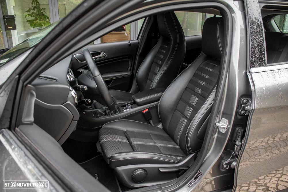 Mercedes-Benz GLA 180 d Urban - 28