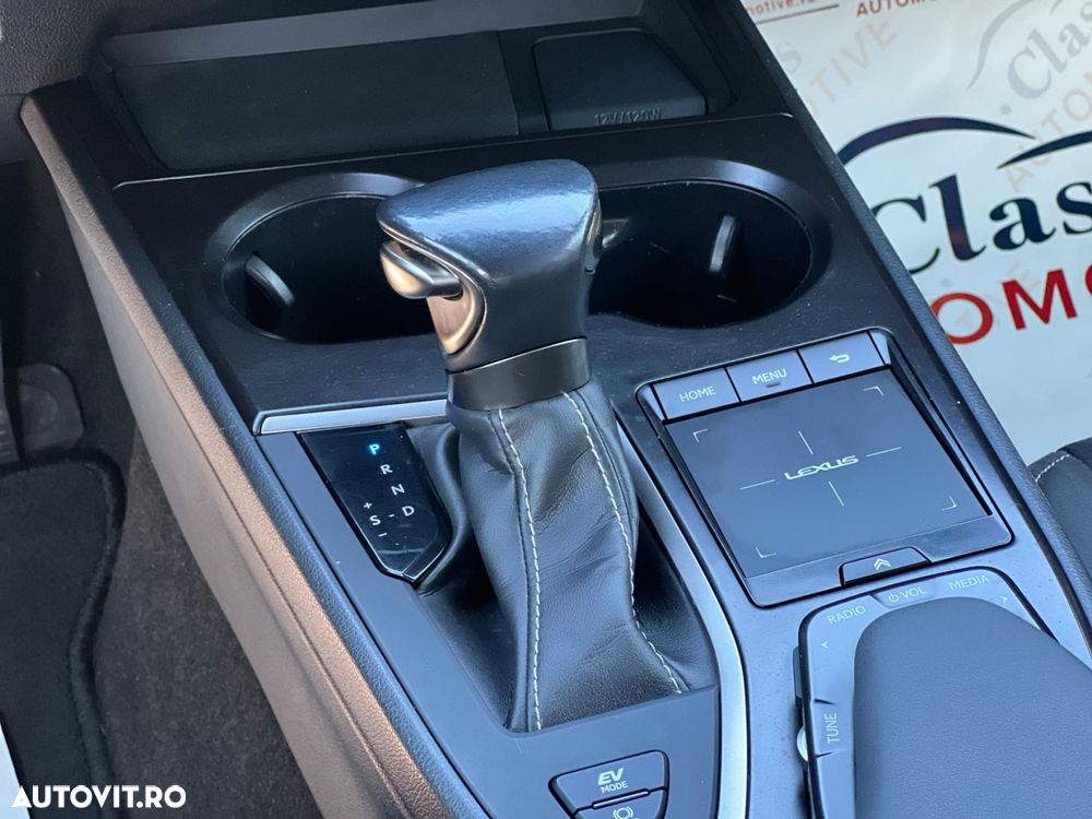 Lexus UX 250h FWD Business - 12