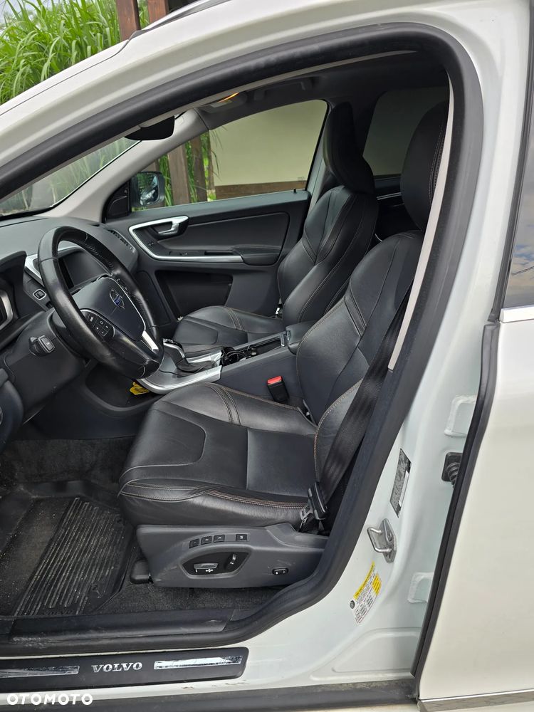 Volvo XC 60 T5 AWD Drive-E Momentum - 21