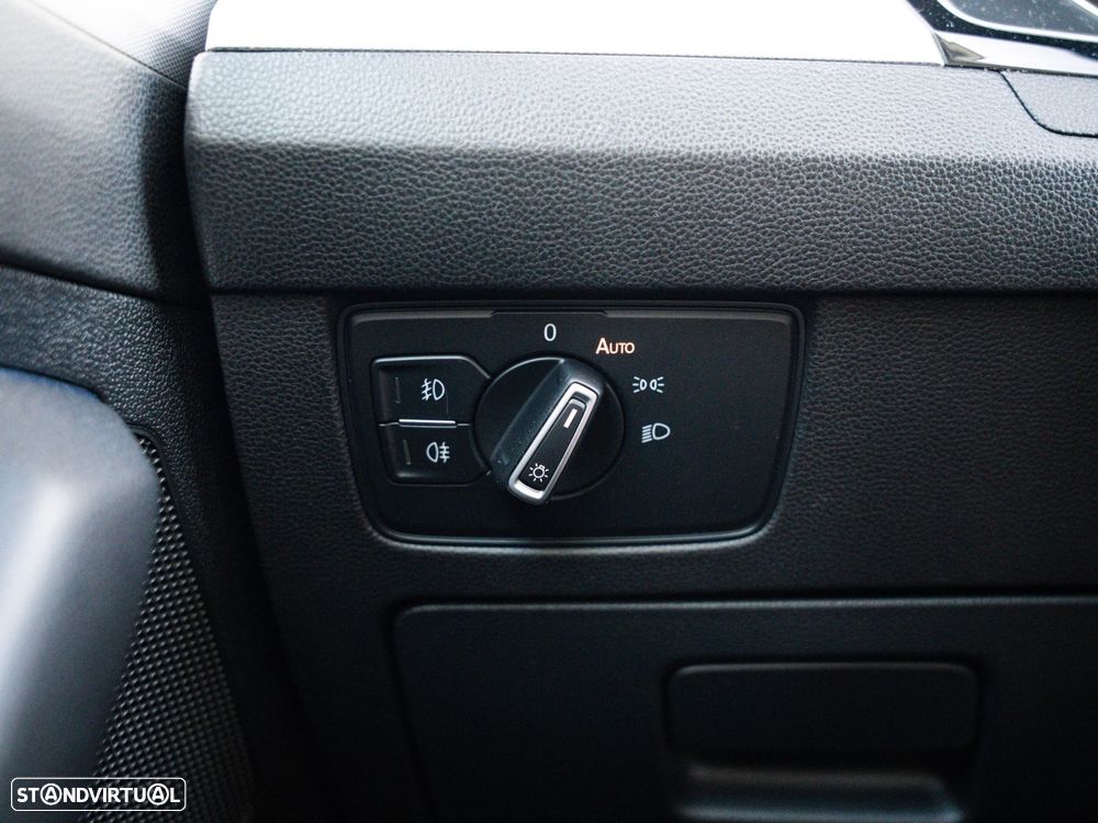 VW Passat Variant 2.0 TDI Confortline DSG - 37