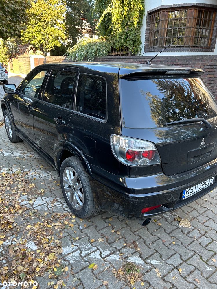 Mitsubishi Outlander - 9