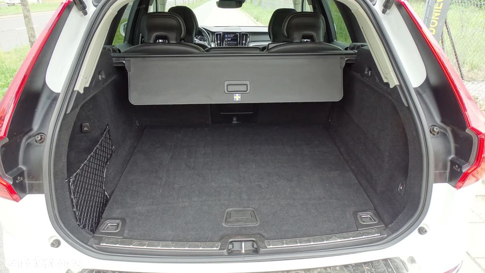 Volvo XC 60 T4 Momentum - 23