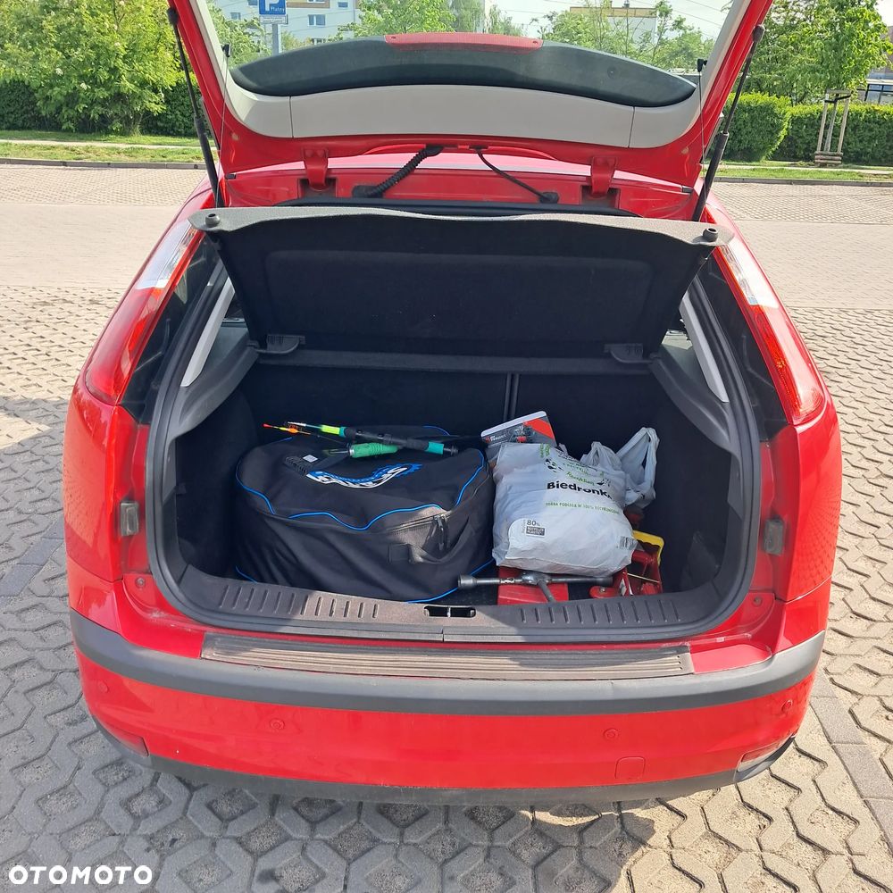 Ford Focus 1.6 16V Ambiente - 17
