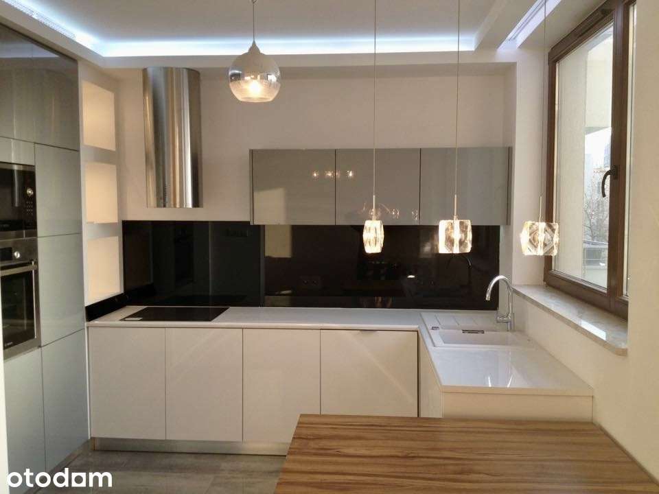 Elegancki apartament z garderobą, miejscem parkingowym | inflancka