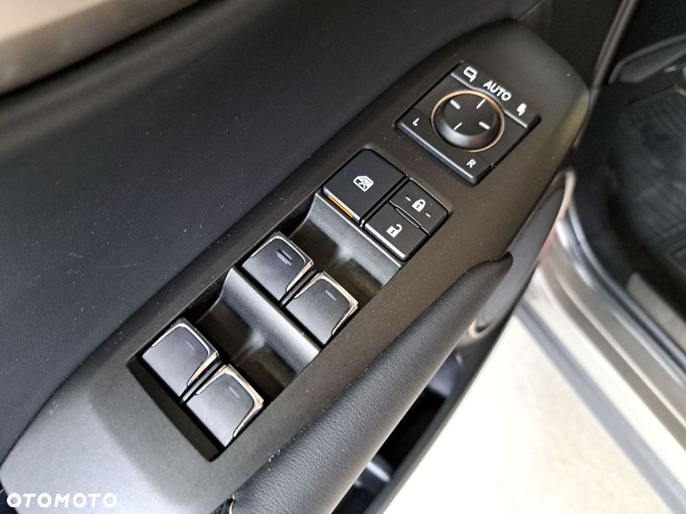 Lexus NX 300h Business Edition AWD - 36