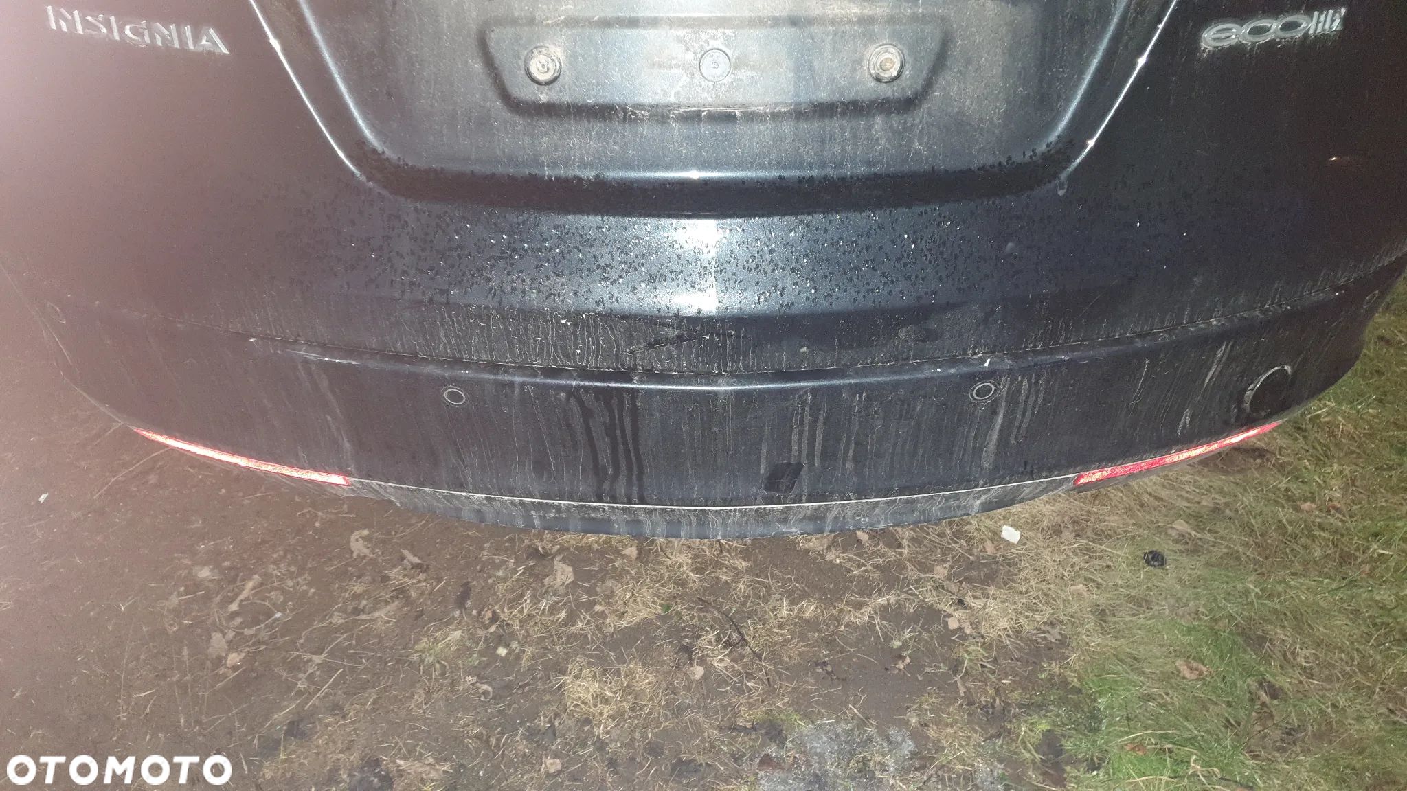 Opel Insignia A kombi zderzak tył Z22C 4 pdc - 1