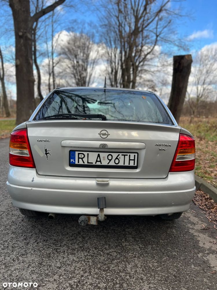 Opel Astra 1.6 - 6