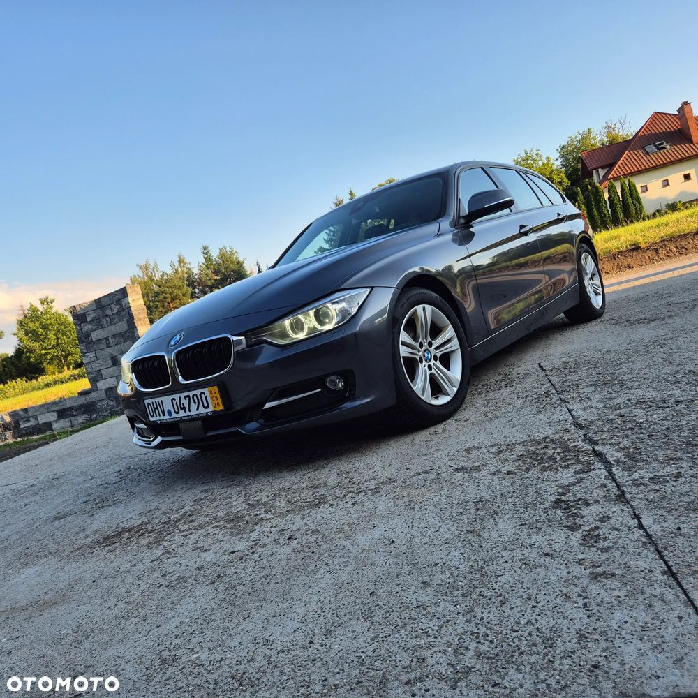 BMW Seria 3 320d Sport Line - 4