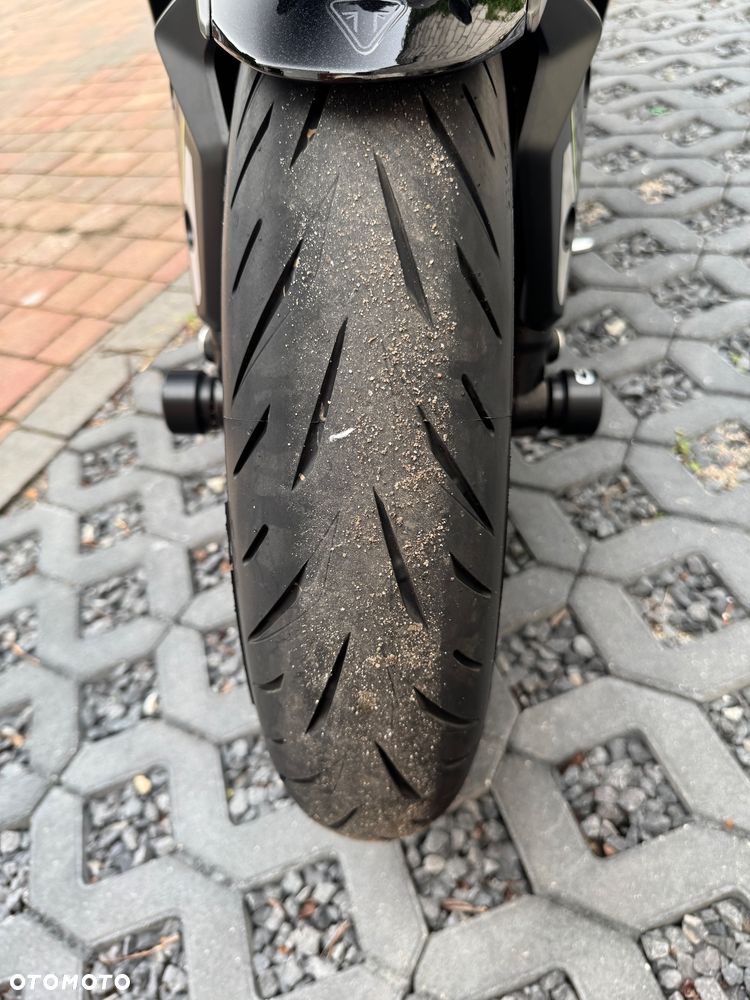 Triumph Street Triple - 7
