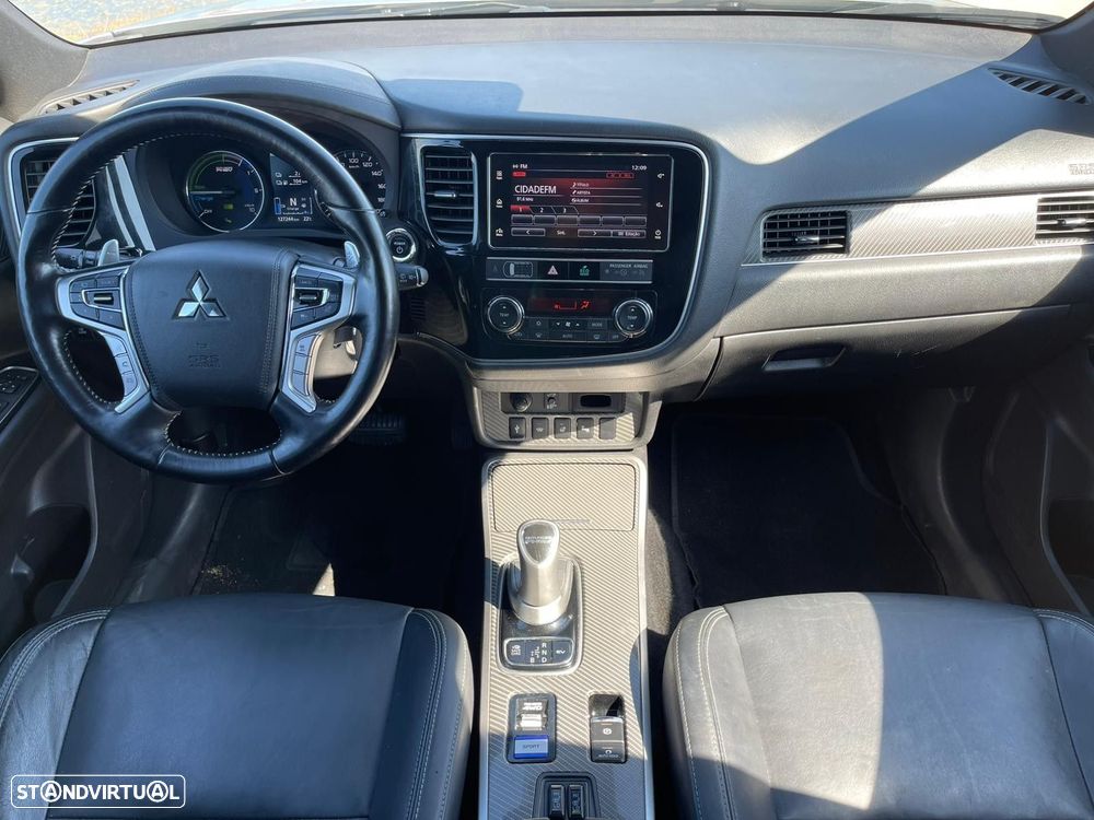 Mitsubishi Outlander - 7