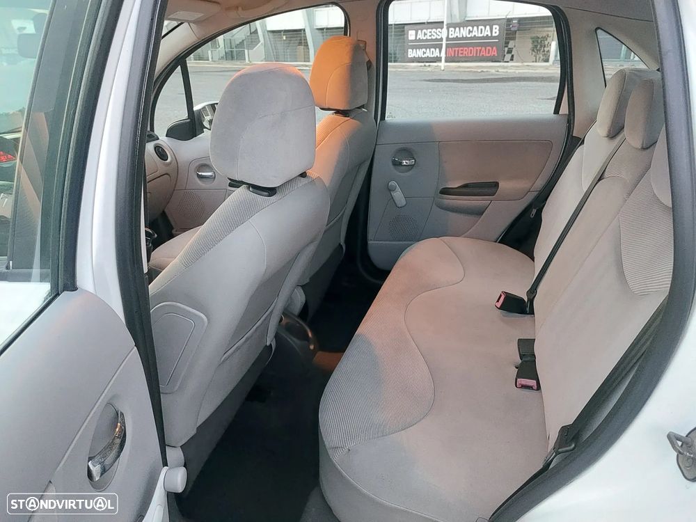 Citroën C3 1.4 HDi Exclusive - 17