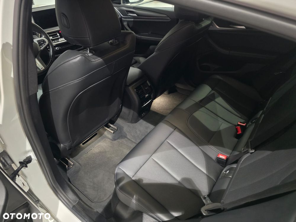 BMW X4 xDrive20i mHEV sport - 13