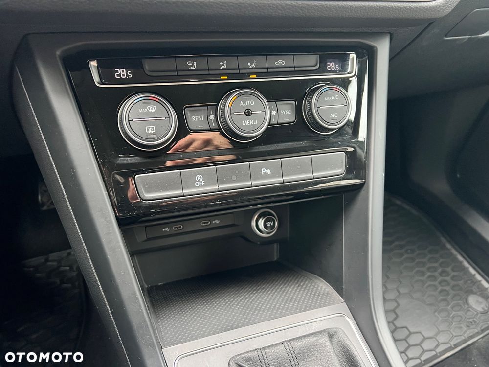 Volkswagen Touran 1.5 TSI EVO Comfortline DSG - 24