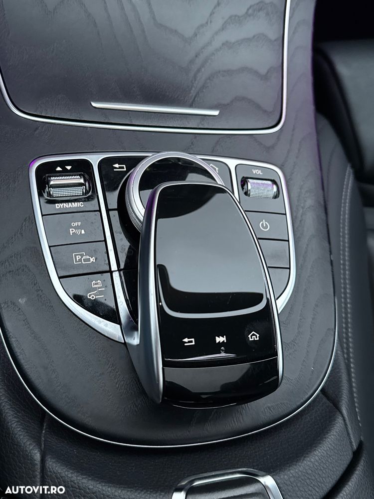 Mercedes-Benz E 300 T 9G-TRONIC AMG Line - 9