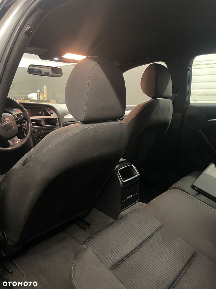 Audi A4 Limousine - 14