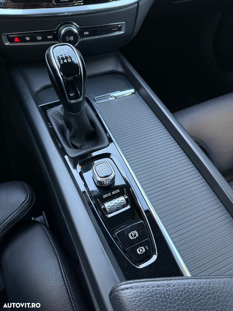 Volvo V60 D3 Momentum Pro - 16