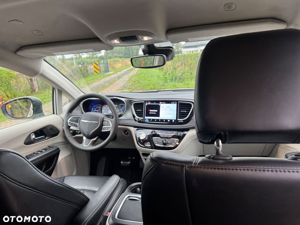 Chrysler Pacifica - 12
