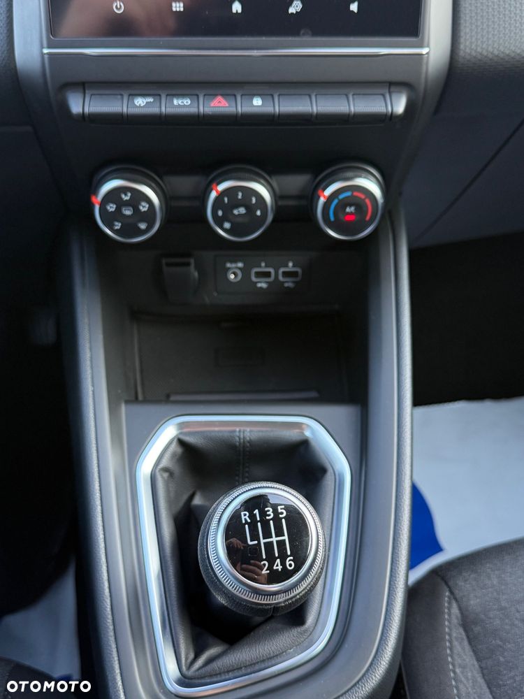 Renault Clio TCe 90 EVOLUTION - 28