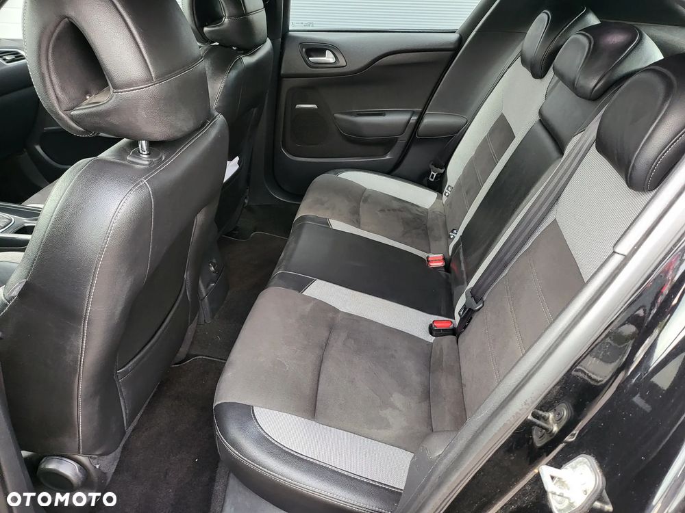 Citroën DS4 Cross 1.6 BlueHDi Be Chic S&S EAT6 - 30