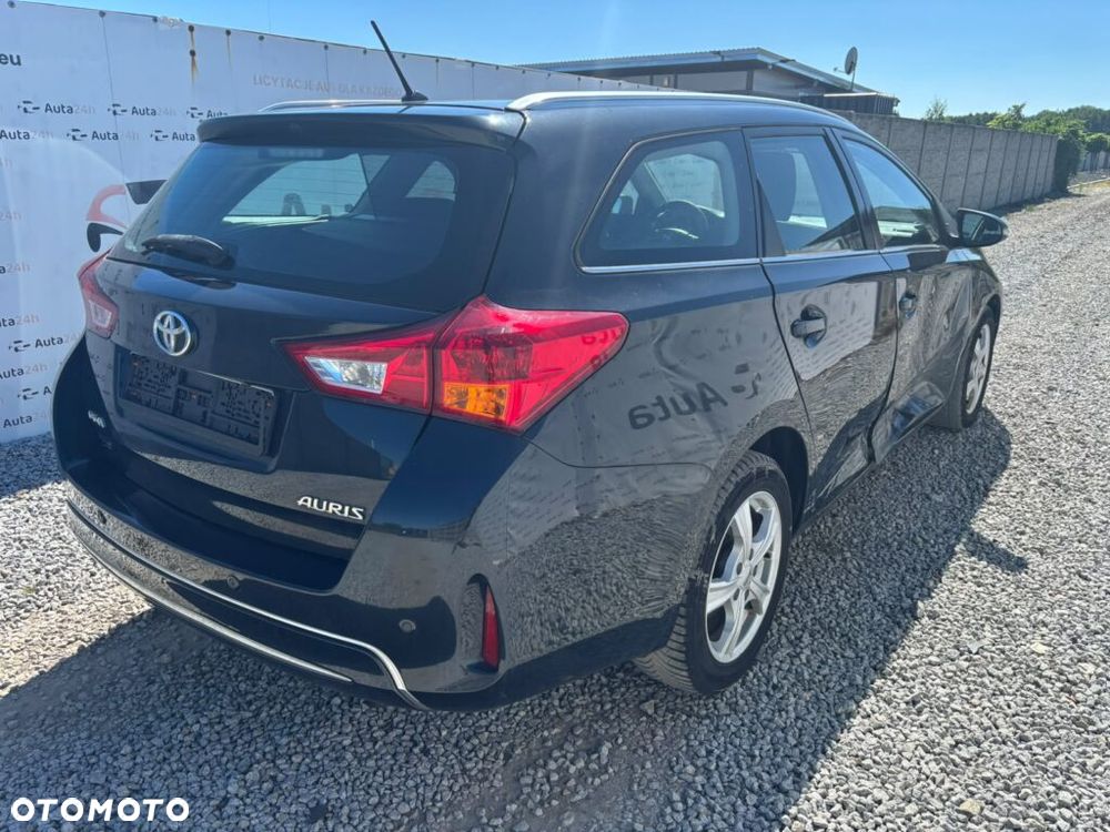 Toyota Auris 1.4 D-4D - 3
