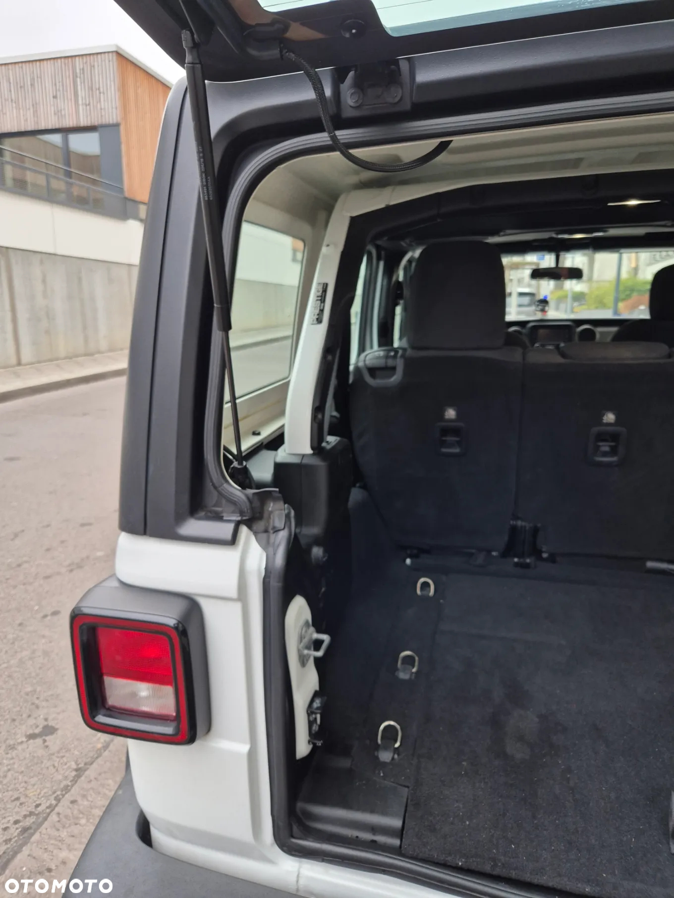 Jeep Wrangler Unlimited GME 2.0 Turbo Sport - 16