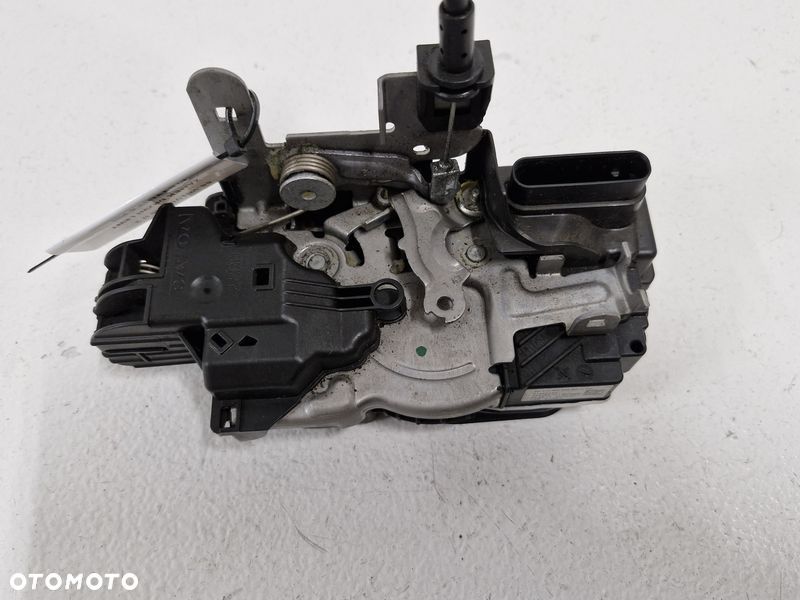 VOLVO V40 2 II ZAMEK DRZWI LEWY TYŁ TYLNY 6 PIN 31440393 - 2