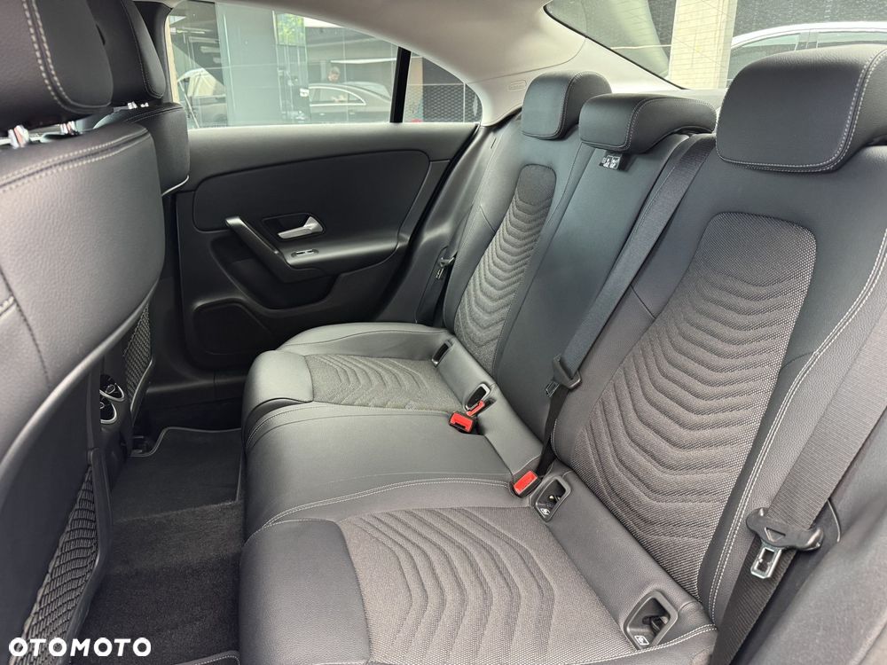 Mercedes-Benz CLA 200 7G-DCT - 15