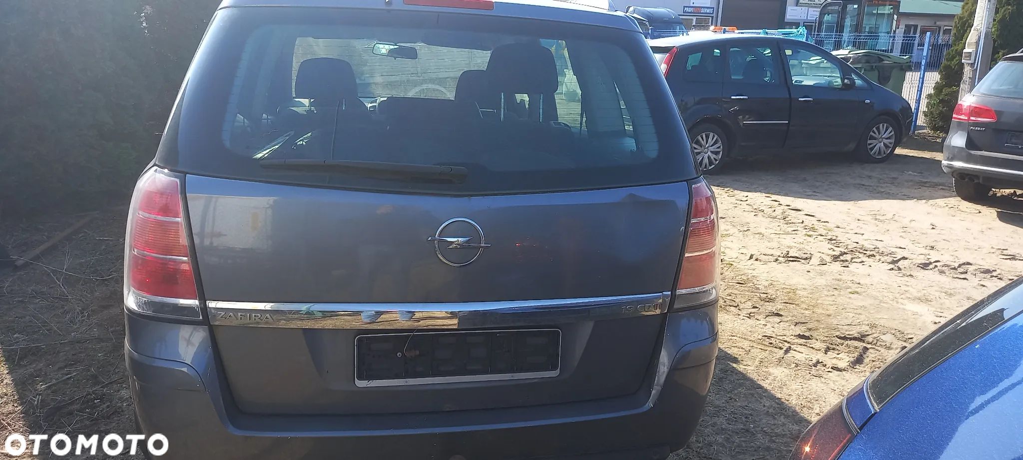Klapa bagażnika Opel Zafira B Z155 - 1