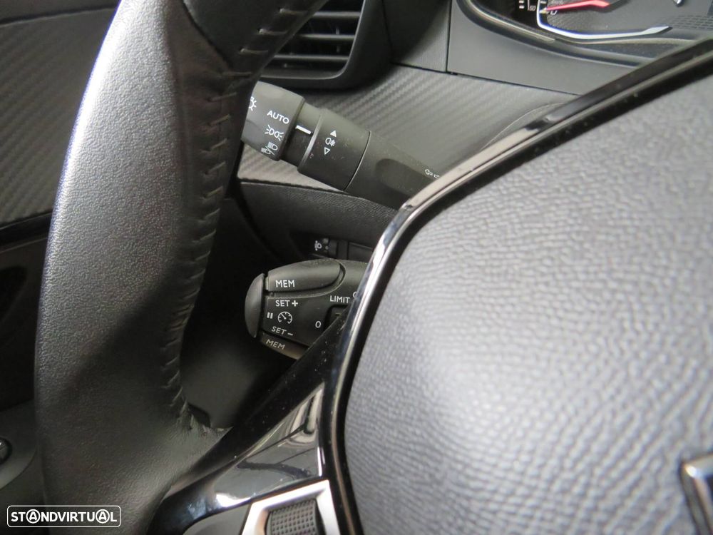 Peugeot 208 1.2 PureTech Active - 21